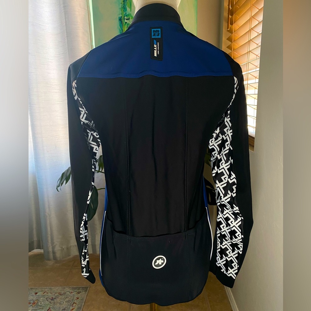 Assos Millie GT jacket for cycling